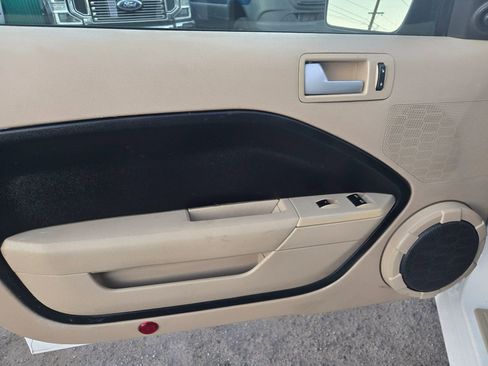 Used 2008 Ford Mustang GT Premium image 9