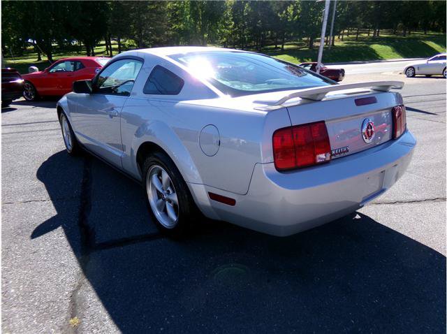 Used 2005 Ford Mustang Premium RWD image 13