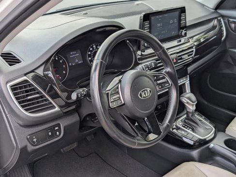 Certified 2021 Kia Seltos EX image 31