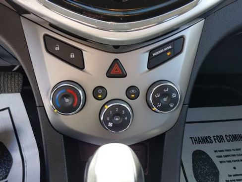 Used 2020 Chevrolet Sonic Premier FWD image 20