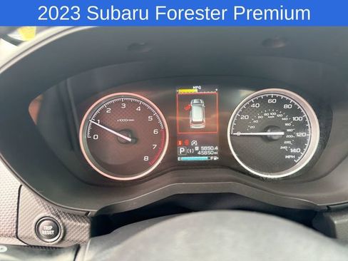 Used 2023 Subaru Forester Premium AWD/4WD image 28