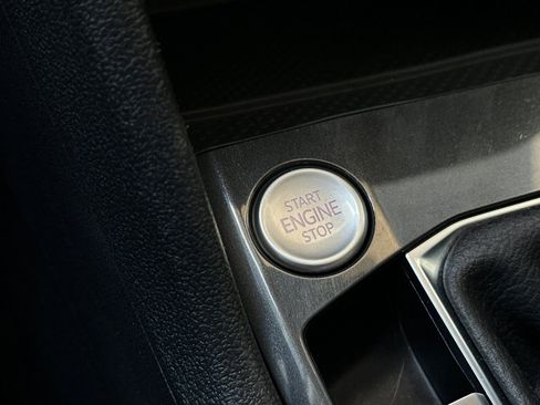 Used 2023 Volkswagen Tiguan SE image 23