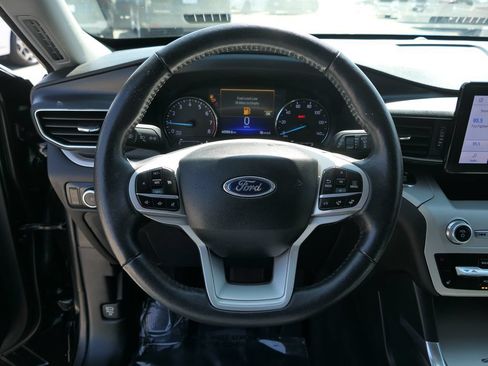 Used 2023 Ford Explorer XLT w/ Equipment Group 202A RWD image 16