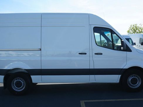 Used 2024 Mercedes-Benz Sprinter 144 Cargo image 4