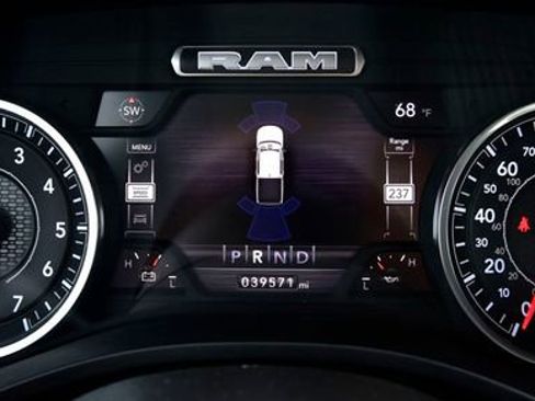 Used 2023 RAM 1500 Big Horn AWD/4WD image 31