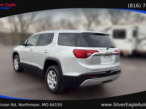 Used 2017 GMC Acadia SLE FWD image 3
