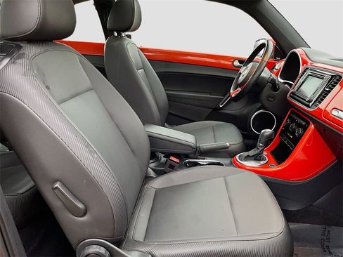 Used 2019 Volkswagen Beetle 2.0T SE image 26