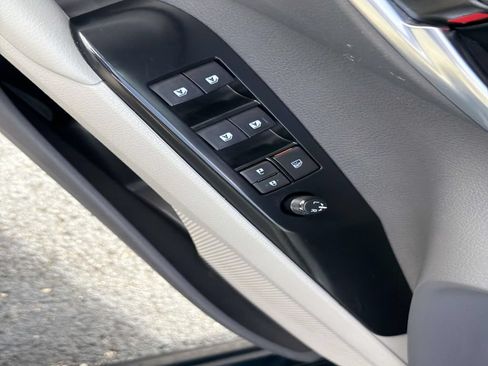 Used 2018 Toyota Camry SE w/ Convenience Package FWD image 20
