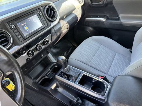 Used 2017 Toyota Tacoma SR5 w/ Tow Package RWD image 26