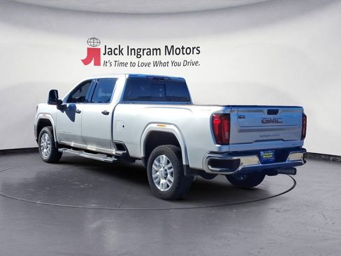 Used 2022 GMC Sierra 2500 SLT w/ SLT Premium Package image 3