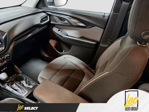 Used 2023 Chevrolet TrailBlazer LT w/ Convenience Package FWD image 25