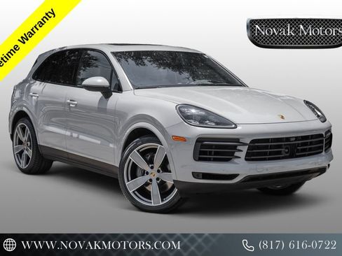 Used 2023 Porsche Cayenne S Platinum AWD/4WD image 1