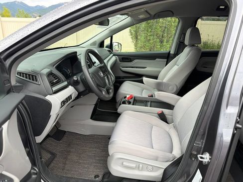 Used 2024 Honda Odyssey EX image 16