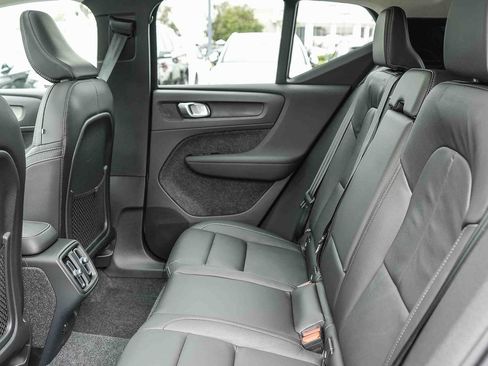 New 2026 Volvo XC40 B4 Core image 20