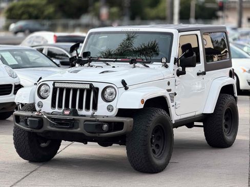 Used 2017 Jeep Wrangler Sahara image 3