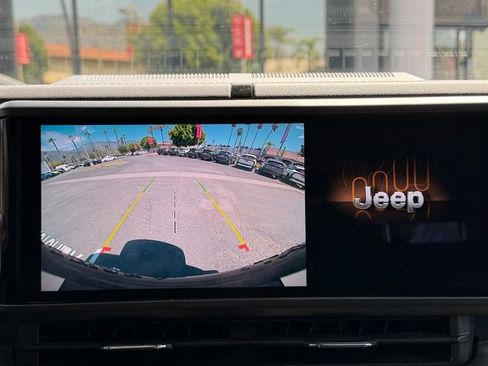 Used 2024 Jeep Wrangler Unlimited Rubicon 4xe AWD/4WD image 22