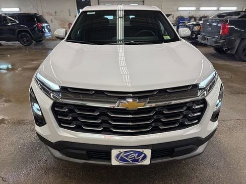 New 2026 Chevrolet Equinox LT AWD/4WD image 2