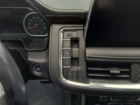 Used 2021 Chevrolet Tahoe Premier AWD/4WD image 23