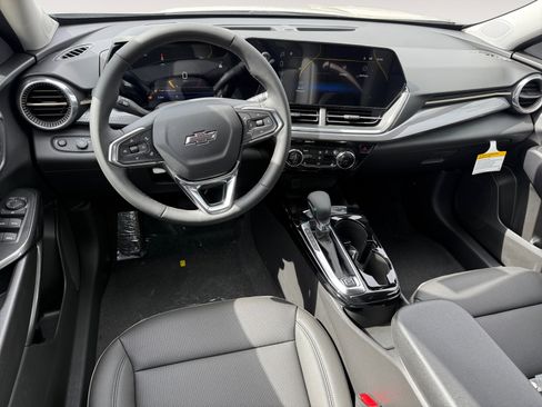 New 2026 Chevrolet Trax ACTIV w/ Sunroof Package FWD image 15