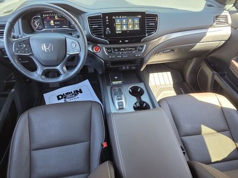 Used 2025 Honda Passport EX-L image 11