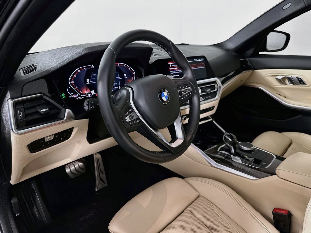 Used 2022 BMW 330i Sedan w/ Driving Assistance Package RWD image 9