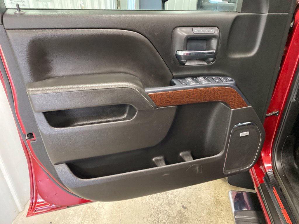 Used 2019 GMC Sierra 2500 SLT w/ Duramax Plus Package AWD/4WD image 33
