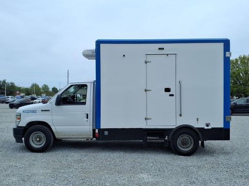 Used 2023 Ford E-350 and Econoline 350 Super Duty w/ Power Windows & Locks Group RWD image 9