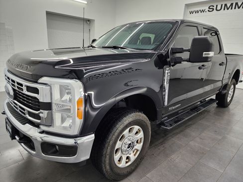Used 2023 Ford F250 XLT w/ FX4 Off-Road Package image 6