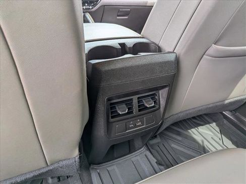 Used 2024 Chevrolet Colorado ZR2 w/ Technology Package AWD/4WD image 25