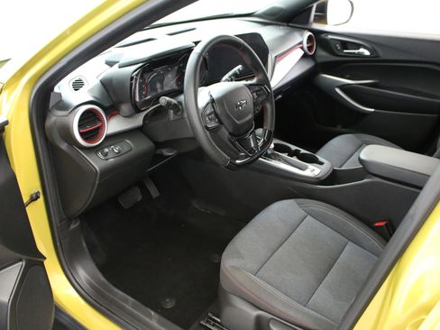 Certified 2024 Chevrolet Trax RS w/ Sunroof Package FWD image 23