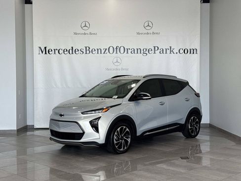 Used 2023 Chevrolet Bolt EUV Premier FWD image 1