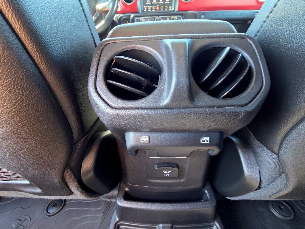 Used 2021 Jeep Wrangler Unlimited Rubicon AWD/4WD image 30