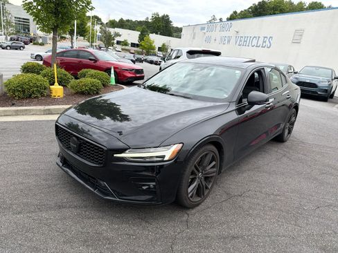 Used 2024 Volvo S60 B5 Plus FWD image 3