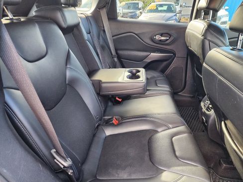 Used 2019 Jeep Cherokee Latitude Plus w/ Cold Weather Group image 25