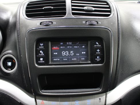 Used 2018 Dodge Journey SE w/ Blacktop Package FWD image 14