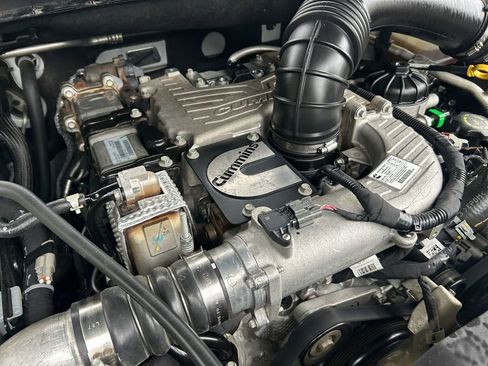 Used 2018 Nissan Titan Platinum Reserve w/ Platinum Utility Package image 31