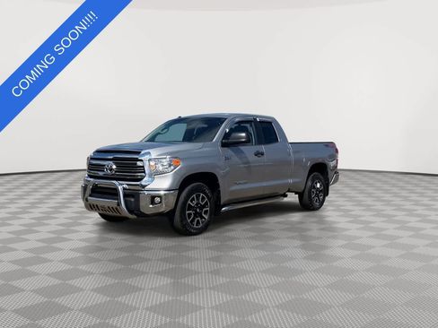 Used 2016 Toyota Tundra SR5 w/ TRD Off Road Package AWD/4WD image 4