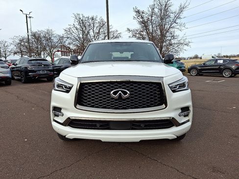 Used 2024 INFINITI QX80 Sensory image 2