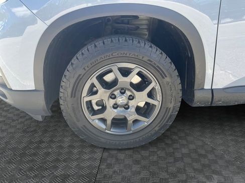 Used 2024 Honda Pilot TrailSport image 14