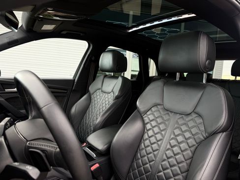 Used 2018 Audi SQ5 Premium Plus w/ Navigation Package AWD/4WD image 24