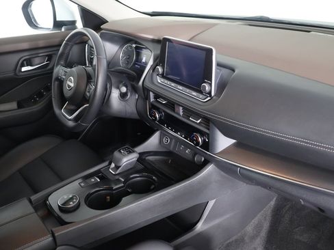 Used 2023 Nissan Rogue SV w/ SV Premium B Package image 30