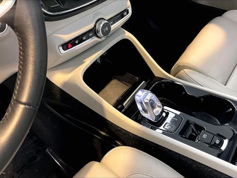Used 2020 Volvo XC40 T5 Inscription AWD/4WD image 17