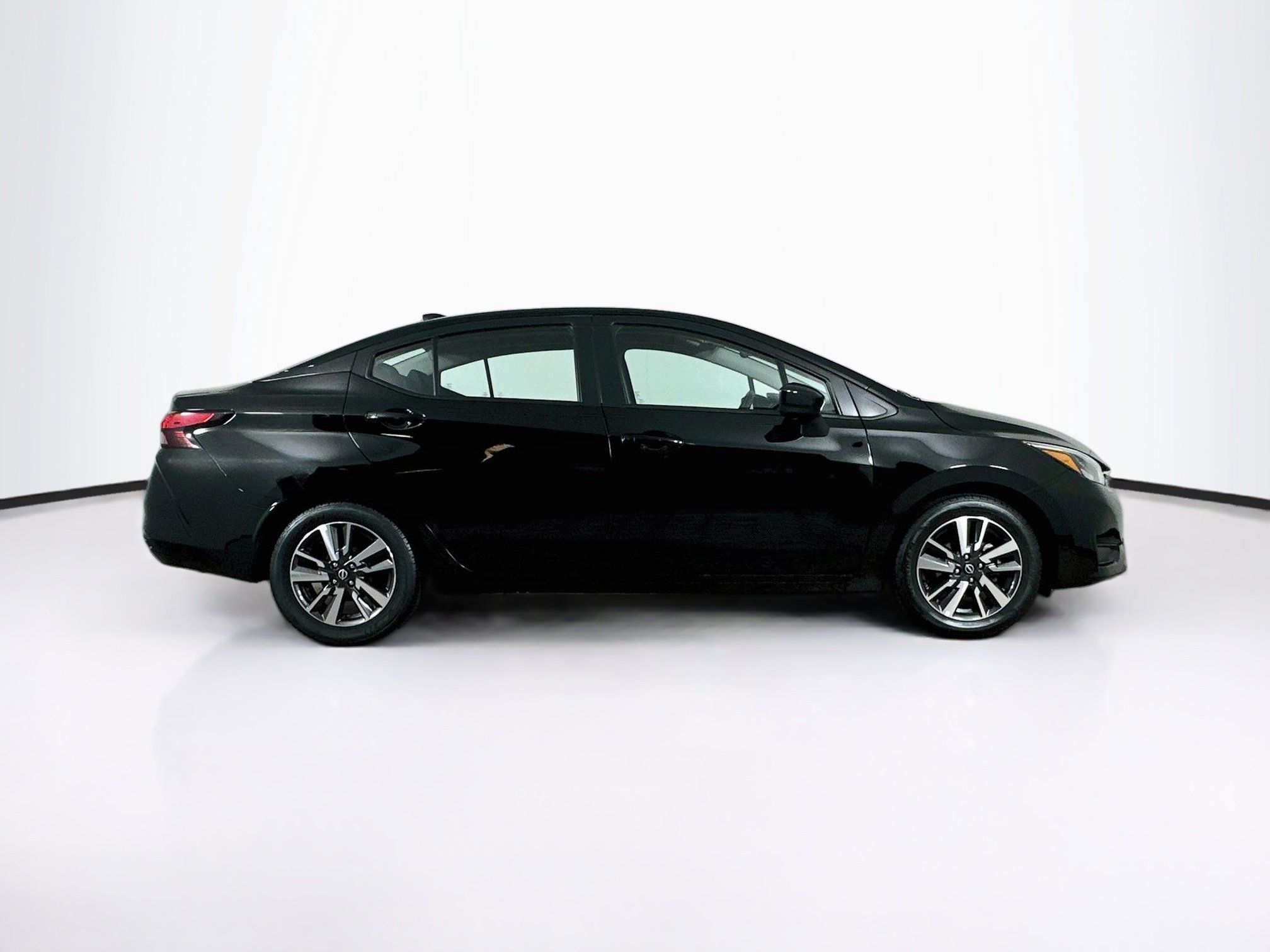 Used 2025 Nissan Versa SV FWD image 10