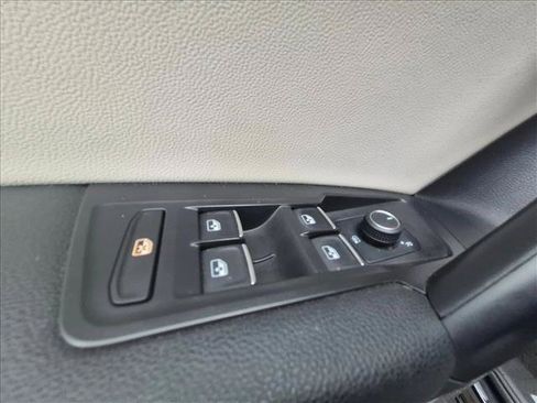 Used 2021 Volkswagen Tiguan SE R-Line FWD image 8