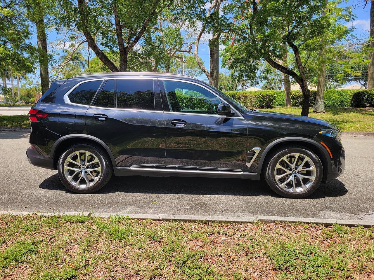 Used 2025 BMW X5 xDrive50e AWD/4WD image 8