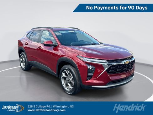 Used 2025 Chevrolet Trax LT w/ LT Convenience Package FWD image 1