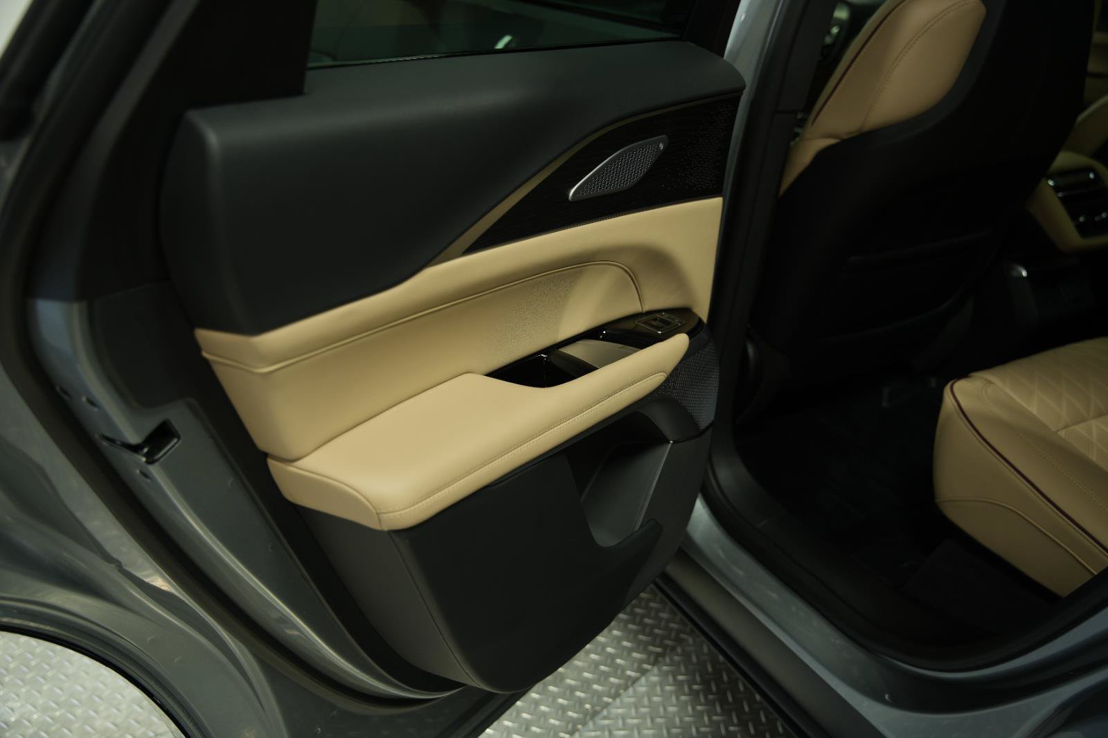 Used 2026 Cadillac Lyriq Signature Luxury w/ Nappa Leather Package AWD/4WD image 21
