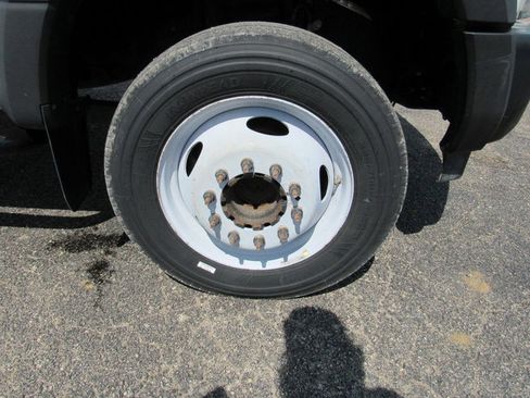 Used 2019 Ford F550 2WD Regular Cab Super Duty image 9