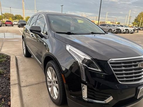 Used 2019 Cadillac XT5 Platinum AWD/4WD image 2