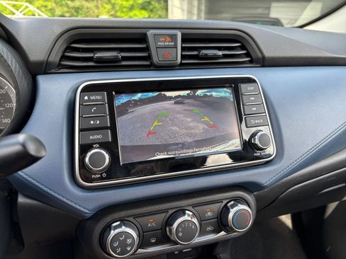 Used 2025 Nissan Versa SV FWD image 17